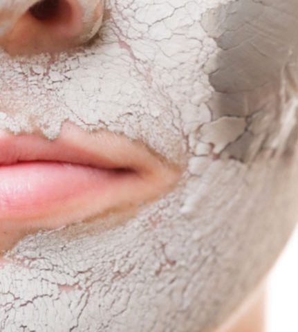 What is Bentonite Clay? + Dangers & How to Use - SelfDecode